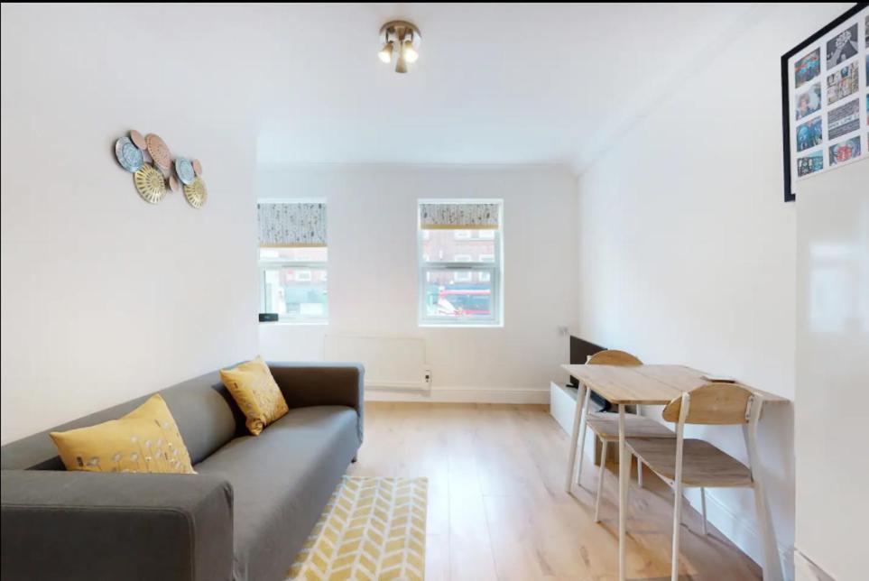 ロンドンNew Spacious 1 Bed Studio Flat In Aldgateアパートメント エクステリア 写真